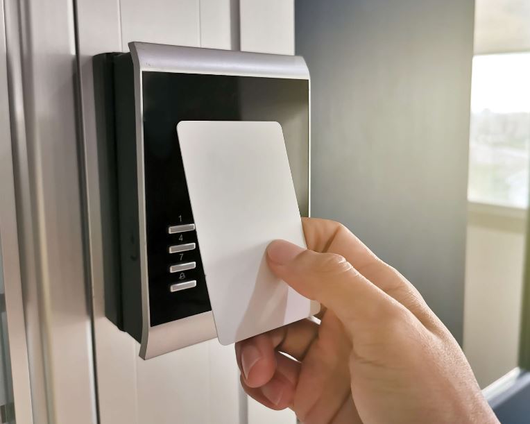 Installatie van Toegangscontrolesystemen